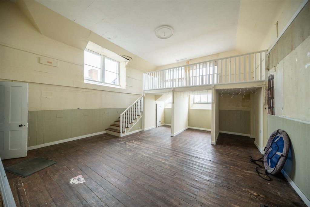 Property photo 2 of 50