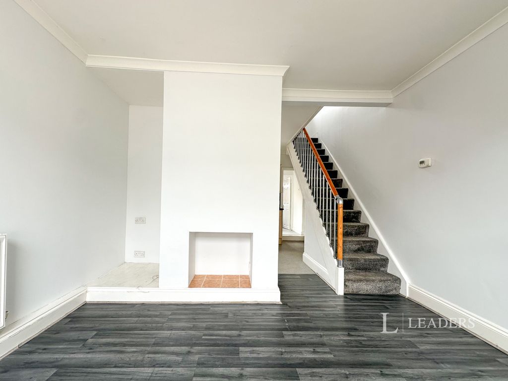 Property photo 3 of 10 Pbox-Img.Jpg