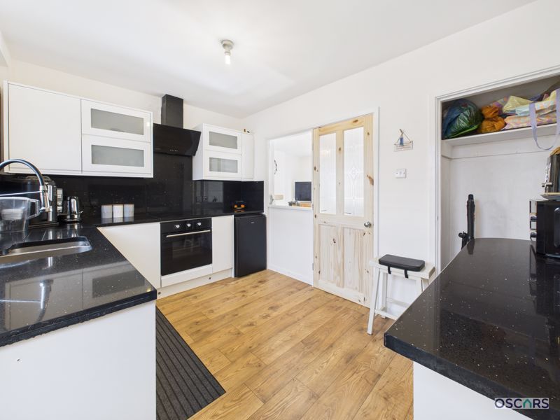 Property photo 3 of 9 Photo 5