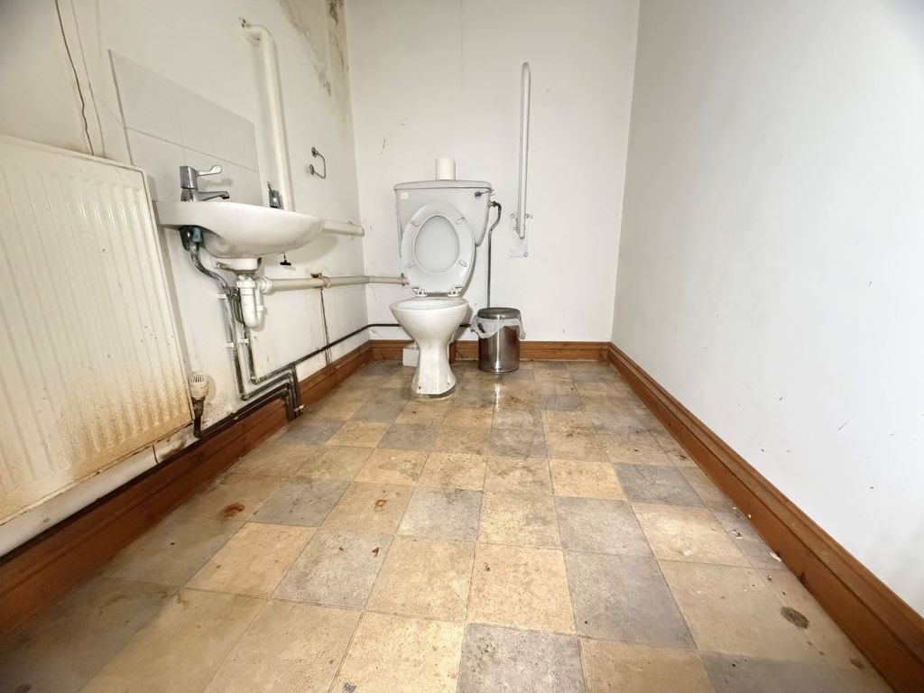 Property photo 3 of 18