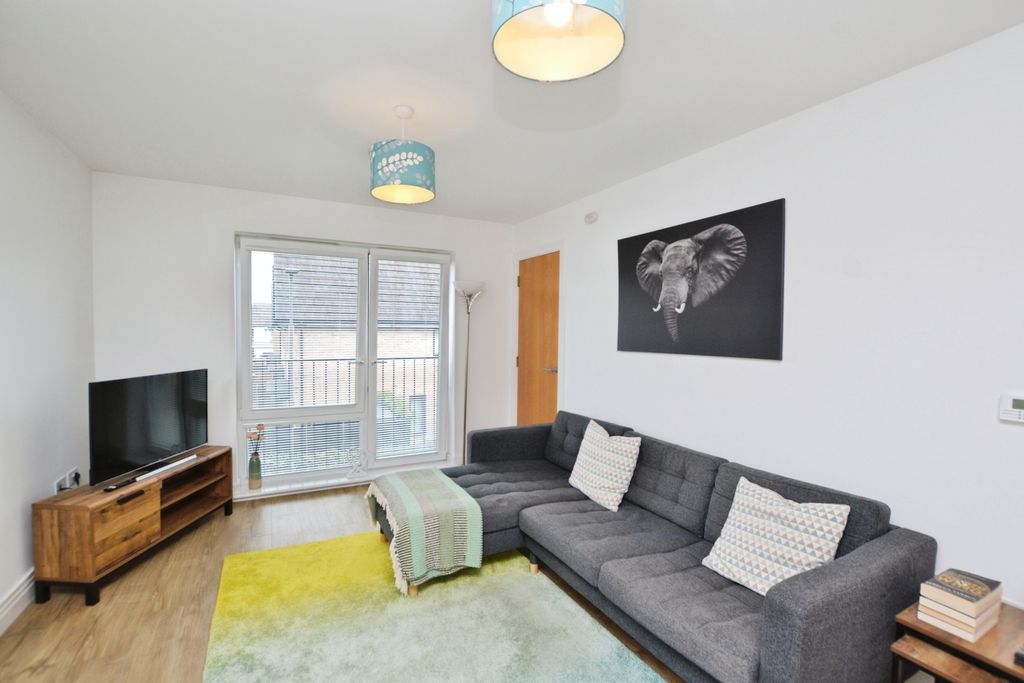 Property photo 2 of 17