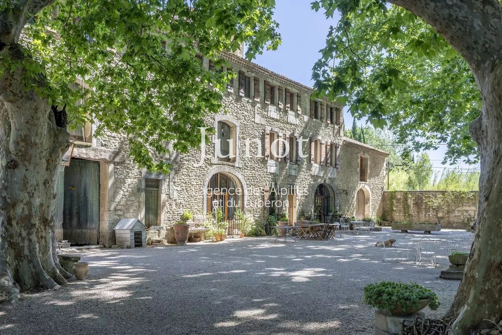 Property photo 1 of 16 Authentic 19th Century Farmhouse In Saint-Rémy-De-Provence