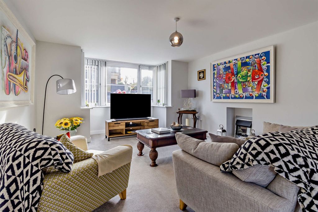 Property photo 3 of 22