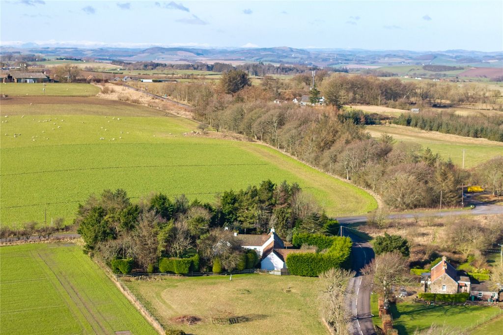 Property photo 2 of 24 Setting