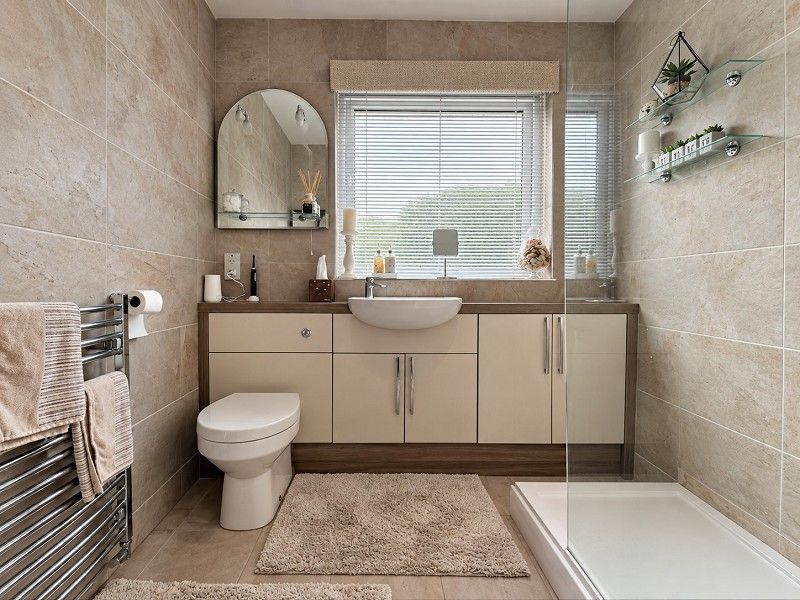 Property photo 2 of 32 Shower Room