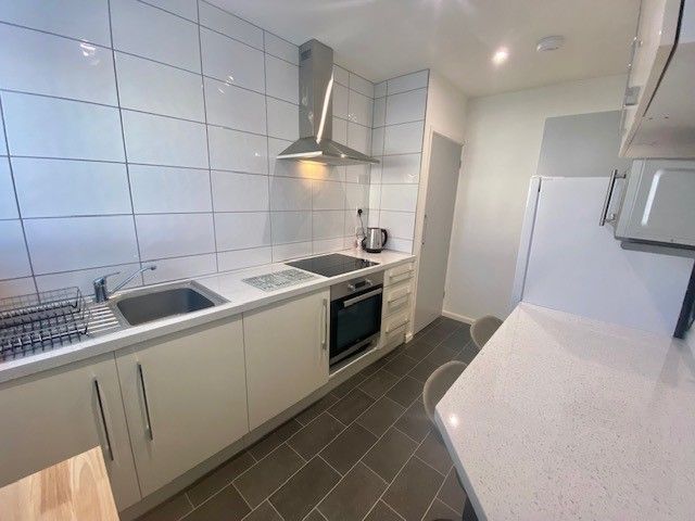 Property photo 3 of 12 Kitchen