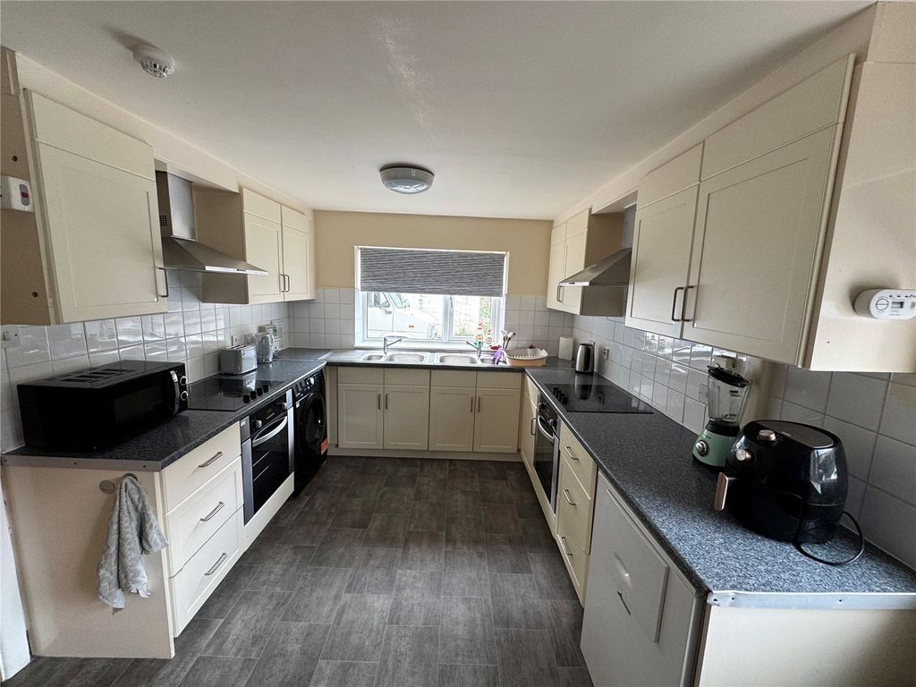 Property photo 1 of 8 Picture No. 16