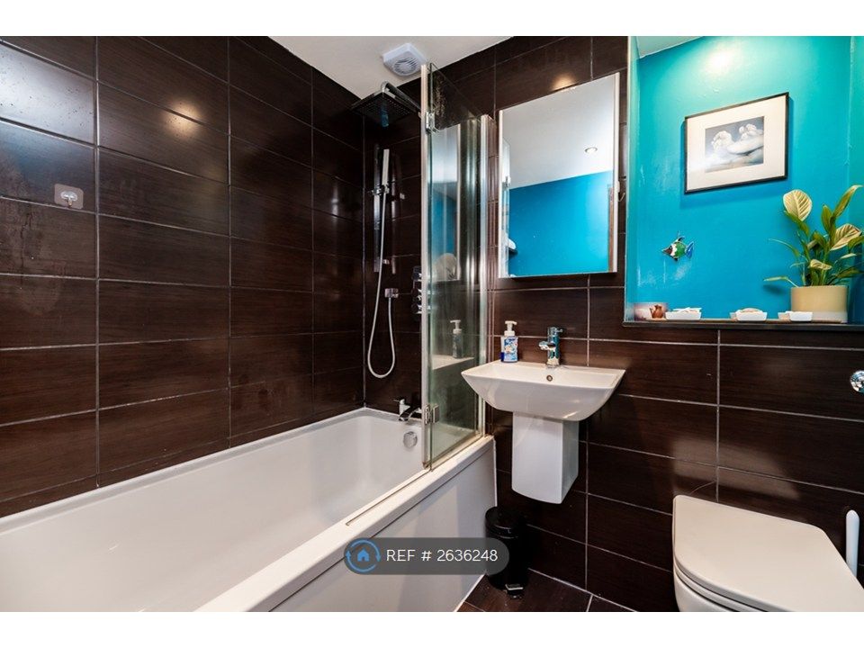 Property photo 2 of 13 Bathroom