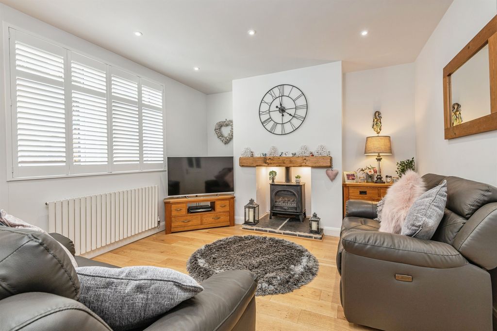 Property photo 2 of 16