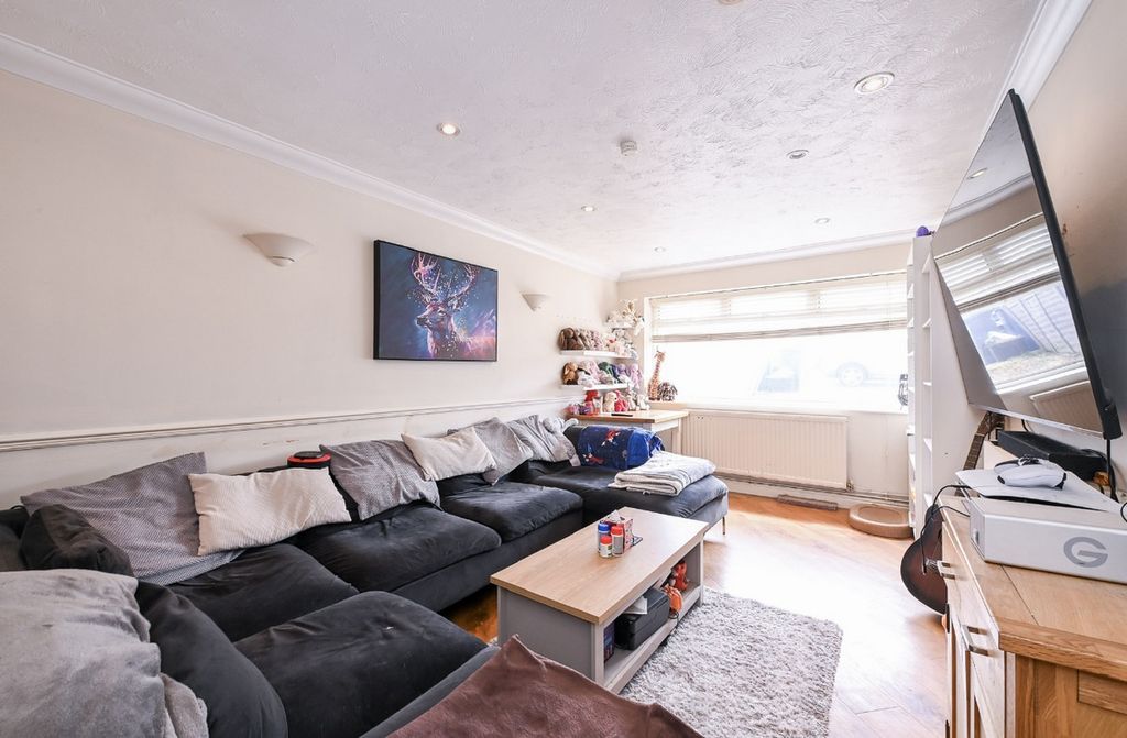 Property photo 2 of 12