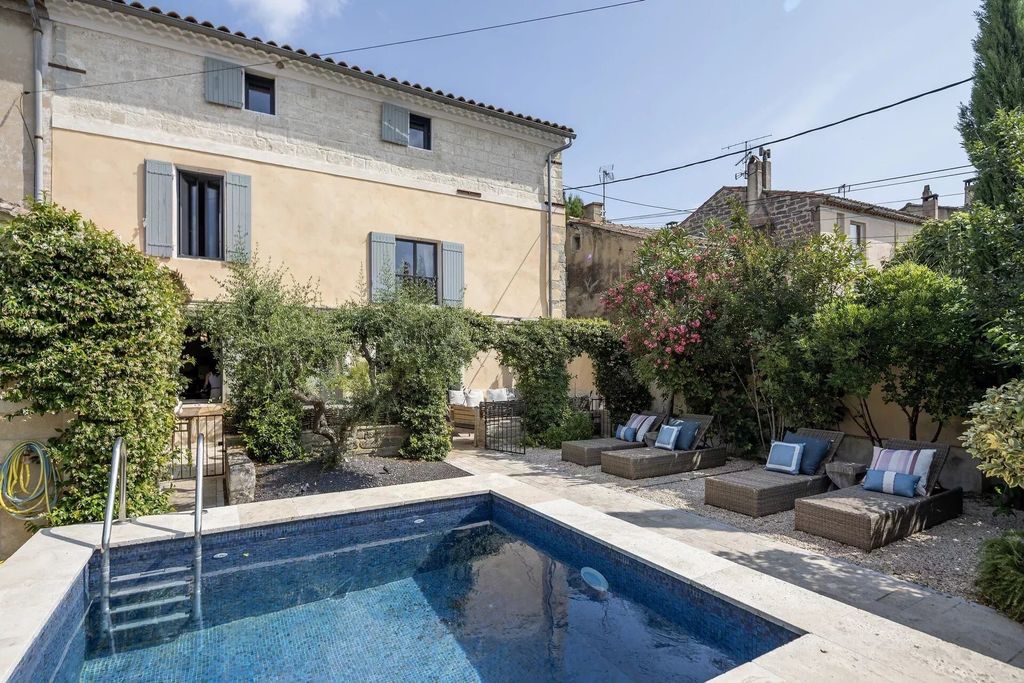 Property photo 1 of 18 Near Saint-Rémy-De-Provence - Provencal Village Heart - End Of Xixth Century Renovated Village House - Beautifully Renovated