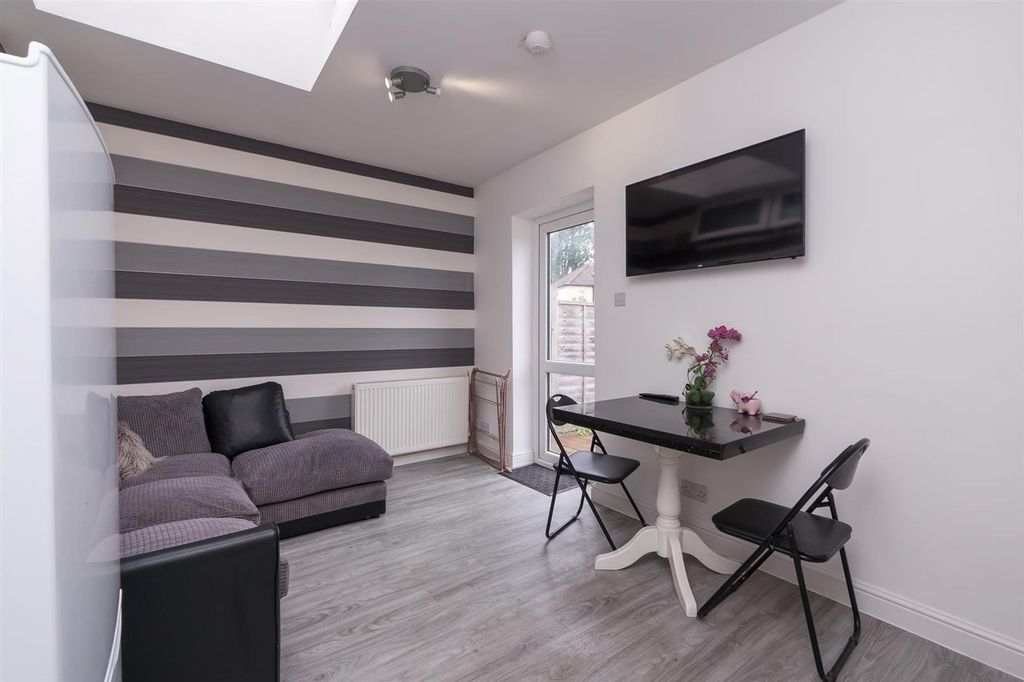 Property photo 3 of 9 13-Deep-Pit-Road-Bs5-7Uf-12.Jpg