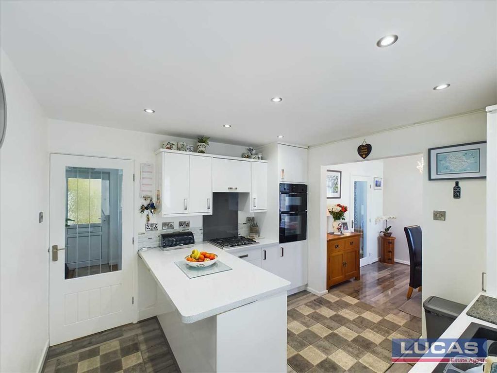 Property photo 3 of 23