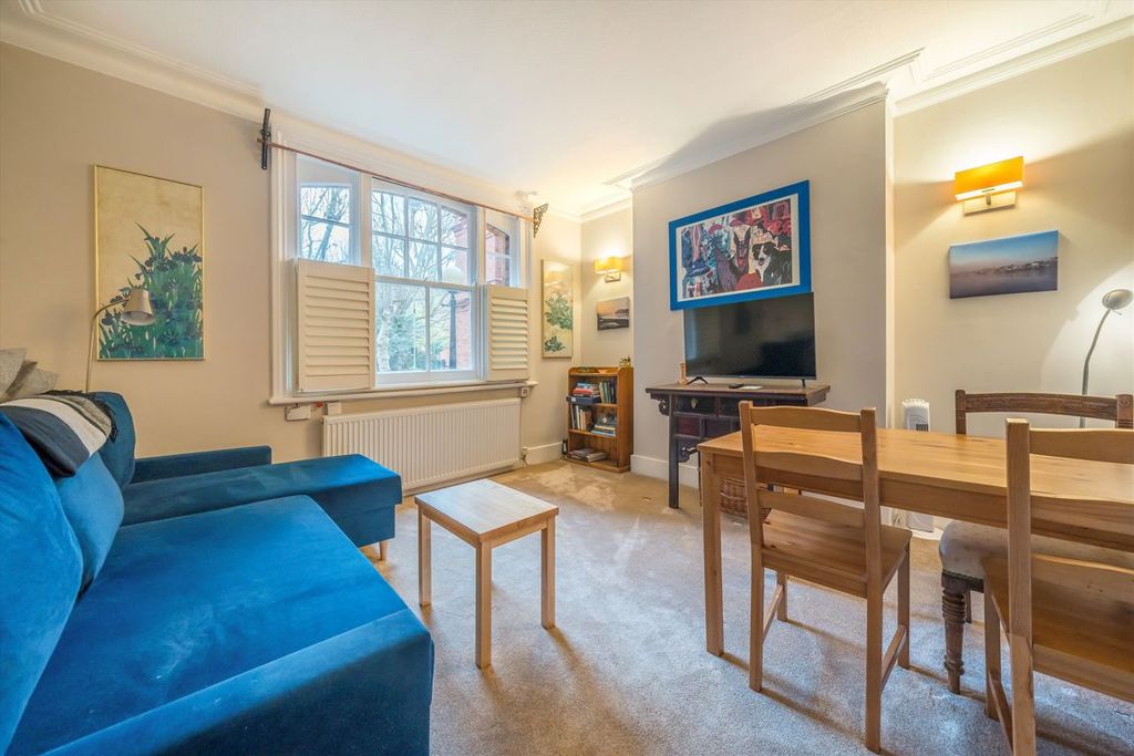 Property photo 2 of 8