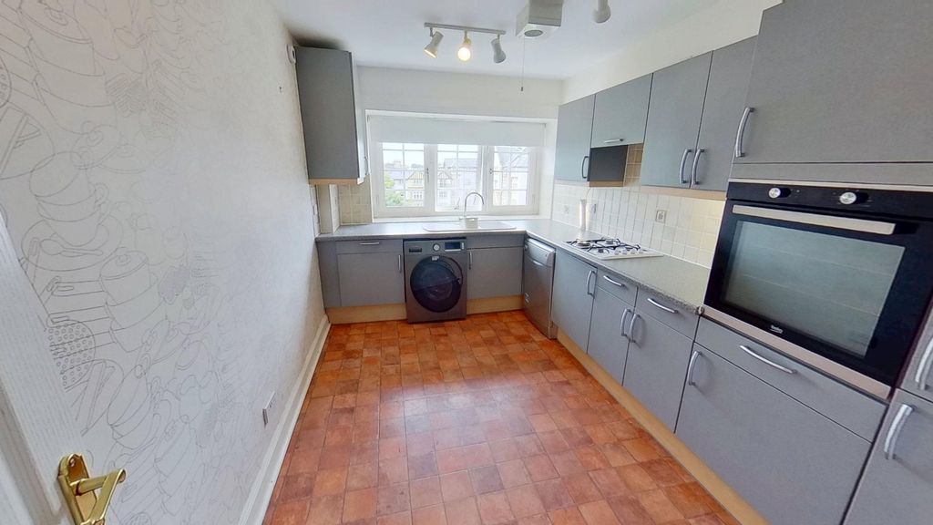 Property photo 3 of 16 Photo 3