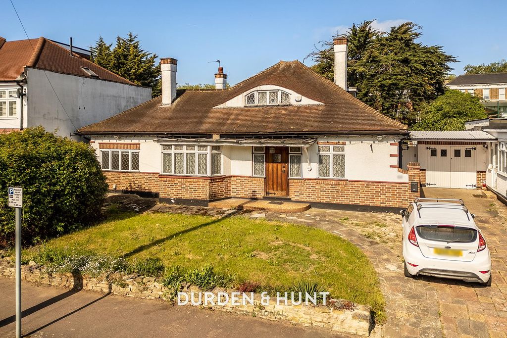 Property photo 2 of 3 Lansdowne2.Jpg