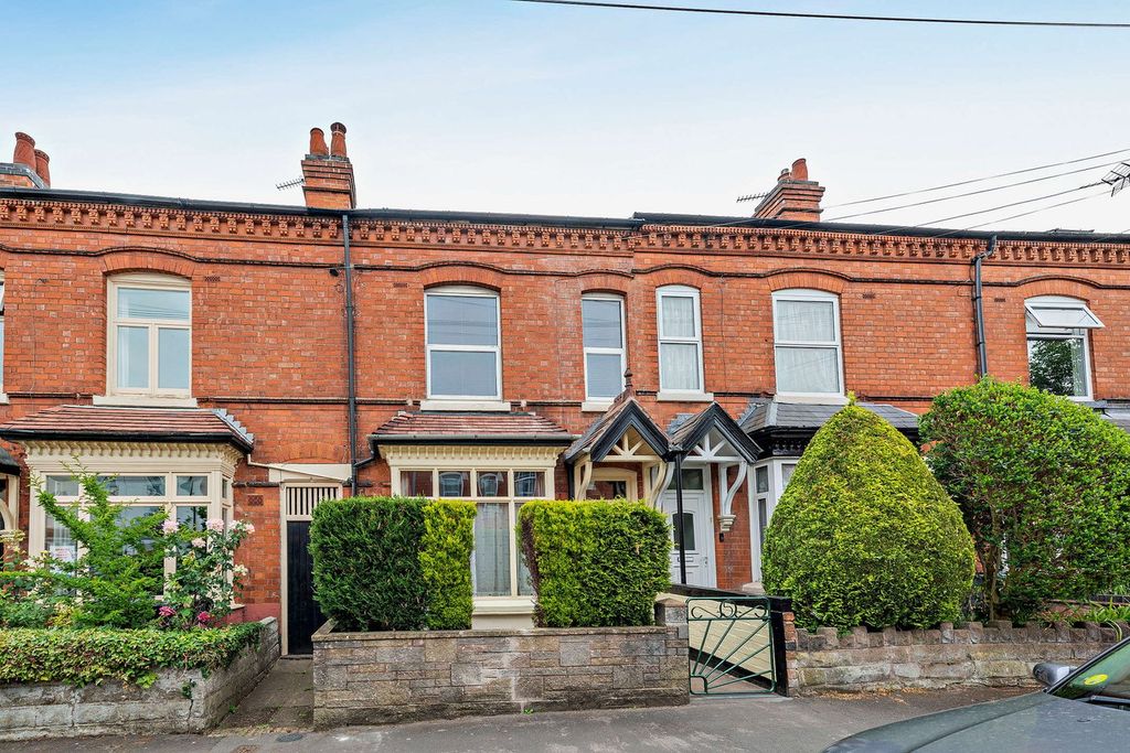 Property photo 1 of 33