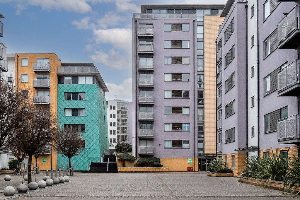 Property photo 3 of 12