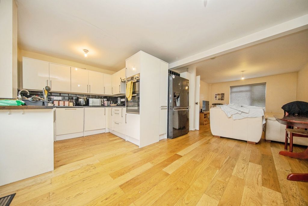 Property photo 3 of 15 Pbox-Img.Jpg