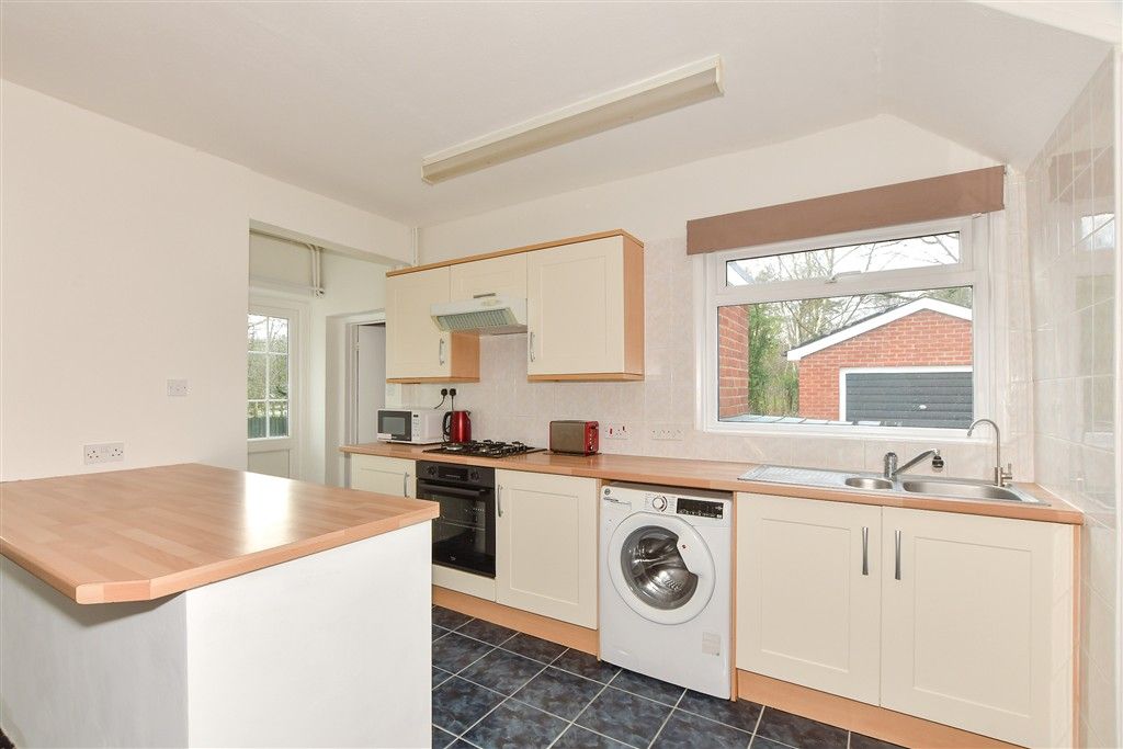 Property photo 3 of 12 Kitchen