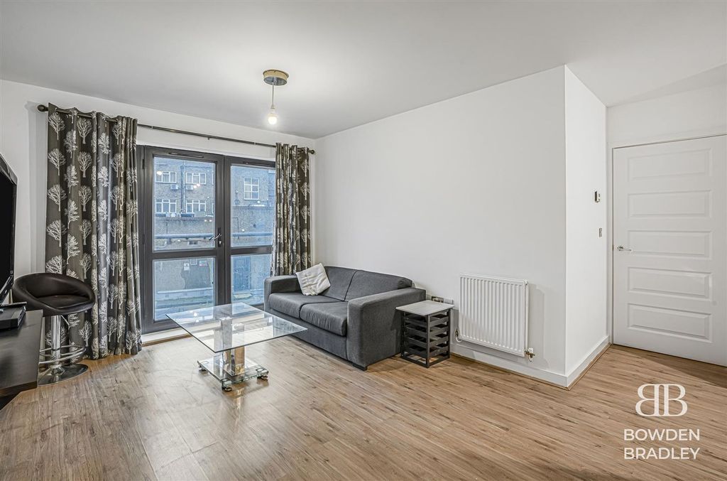 Property photo 3 of 15