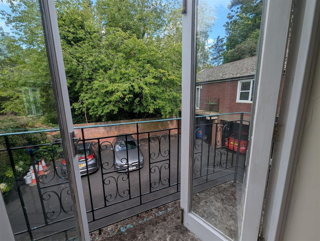 Property photo 2 of 12 Externally