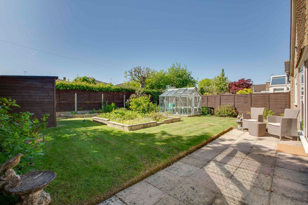 Property photo 2 of 16