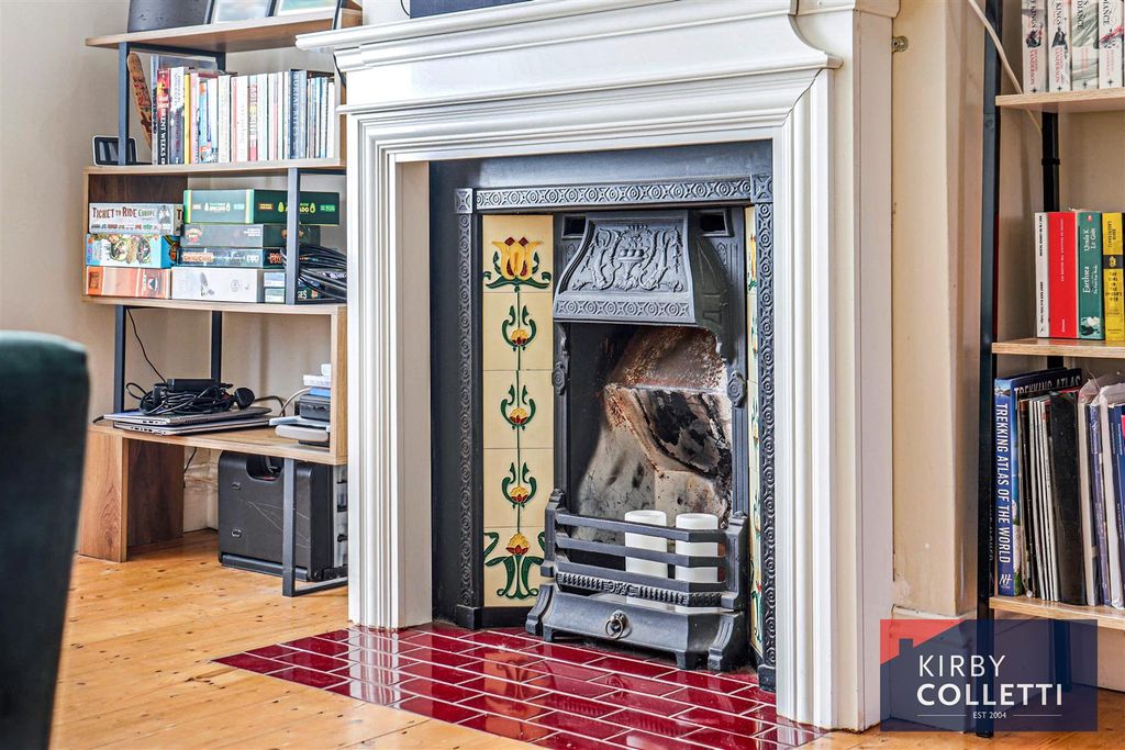 Property photo 3 of 25