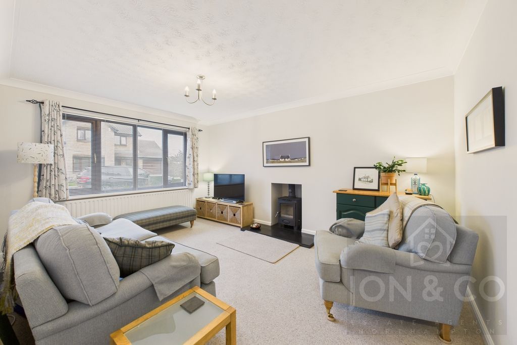 Property photo 2 of 20