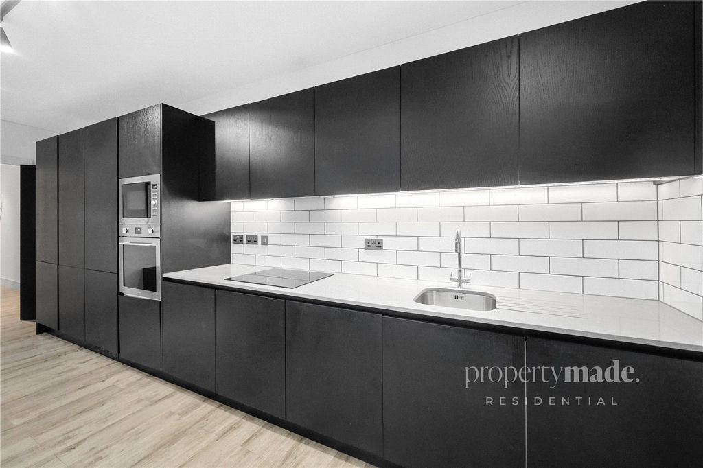 Property photo 2 of 32 Picture No. 05