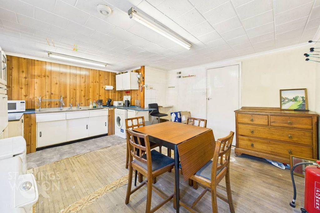 Property photo 3 of 25