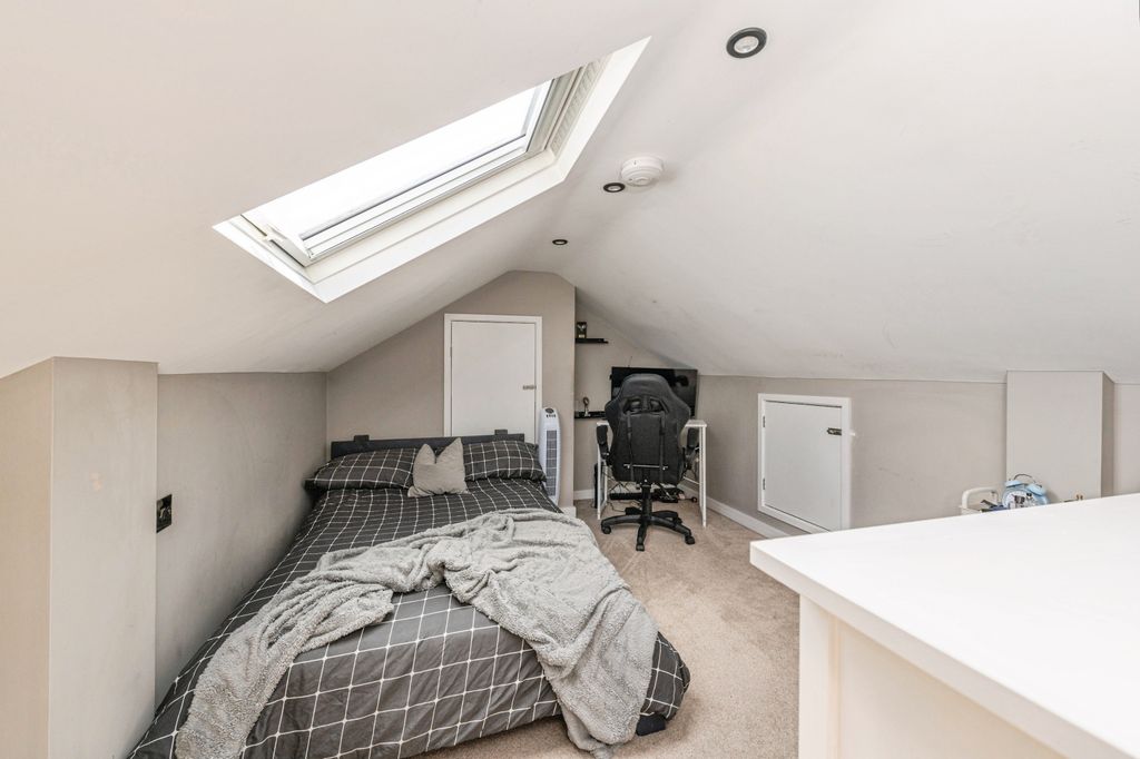 Additional image 13 of 4 bed semi-detached house for saleMardale Road, Dewsbury WF12