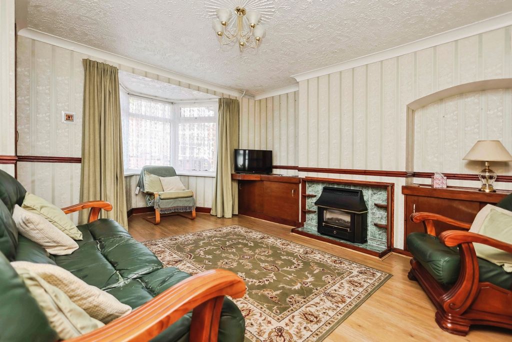 Property photo 2 of 17 Pbox-Img.Jpg