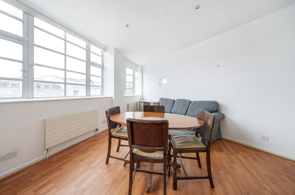 Property photo 3 of 10 Picture 3