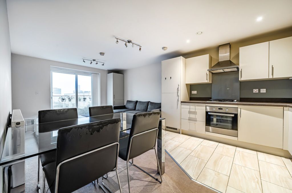 Property photo 3 of 16 1405317-11-69822d...