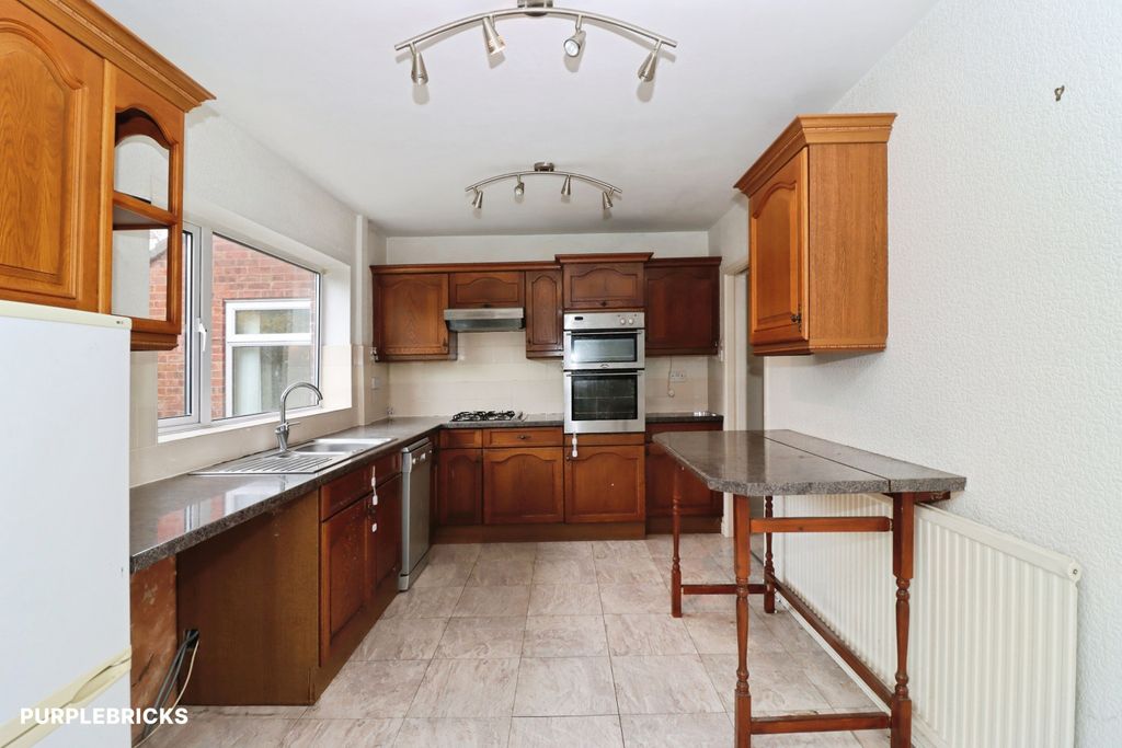 Property photo 3 of 30 Kitchen