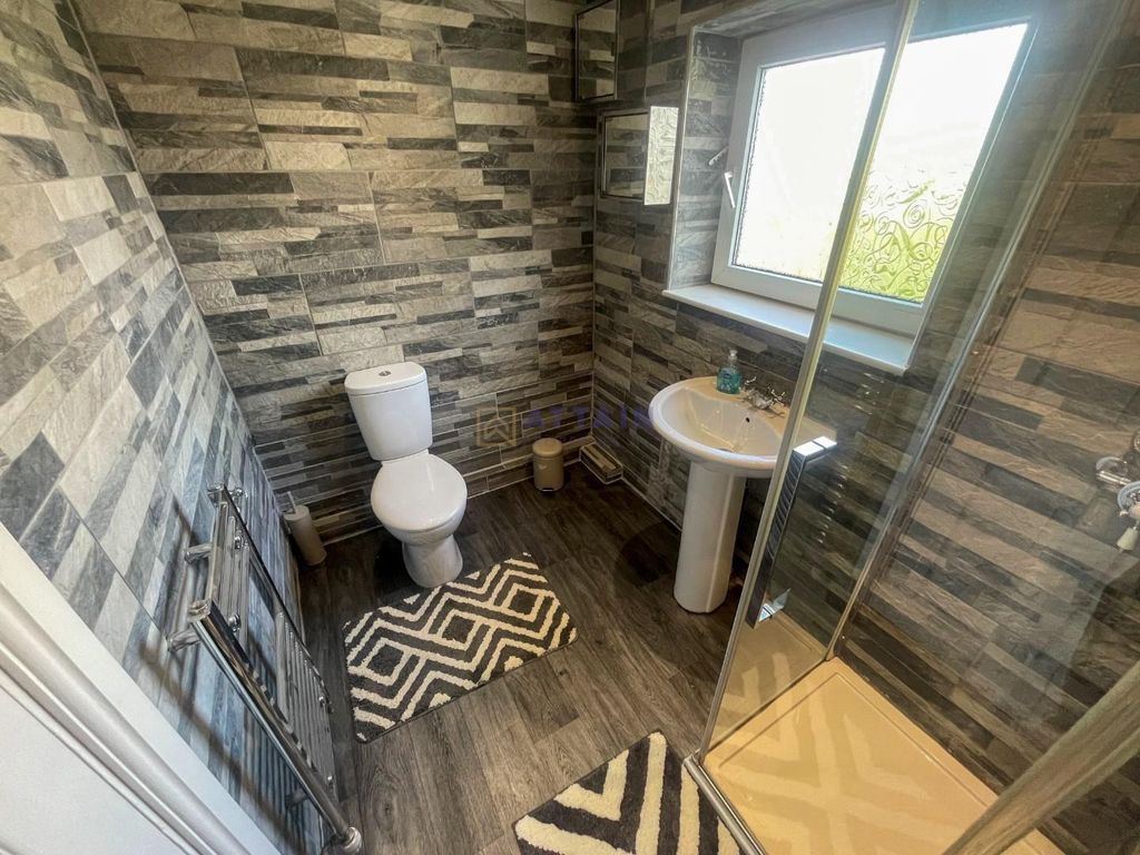 Property photo 2 of 13 Bathroom.Jpg