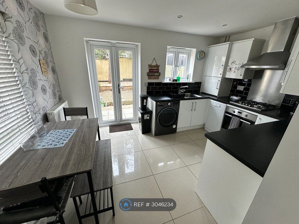 Property photo 2 of 11 Kitchen (Ground Floor)