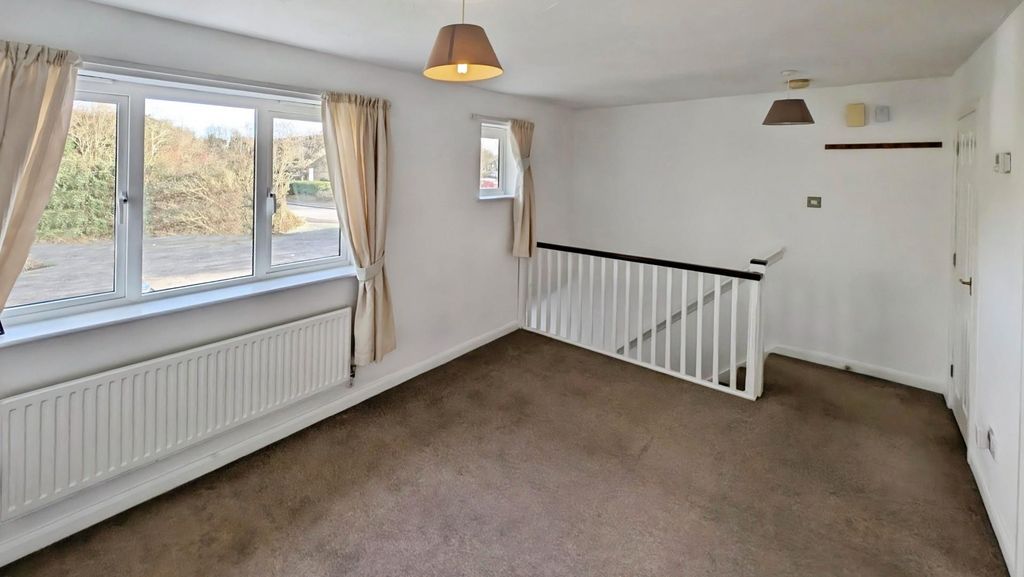 Property photo 2 of 10 4 Larkrise Lounge B.Jpg