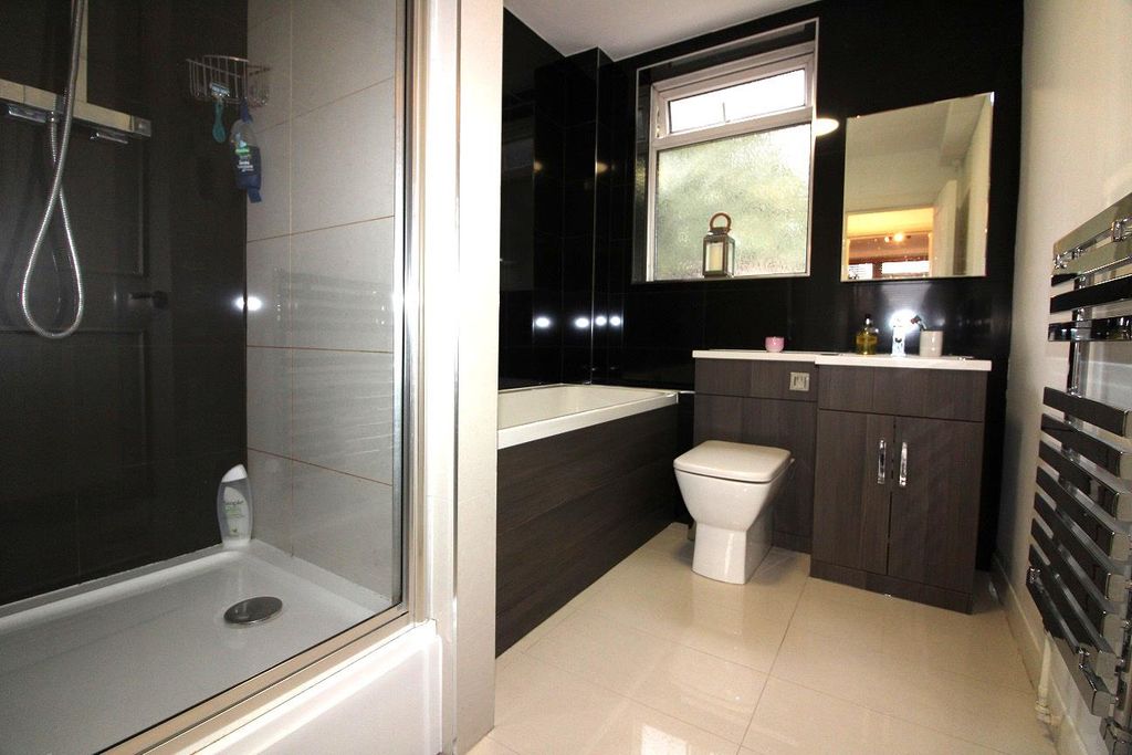 Property photo 2 of 8 Bath.Jpg