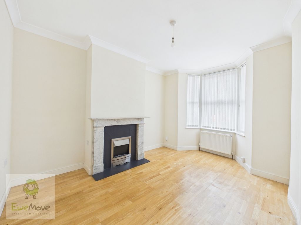 Property photo 2 of 9 Living Room