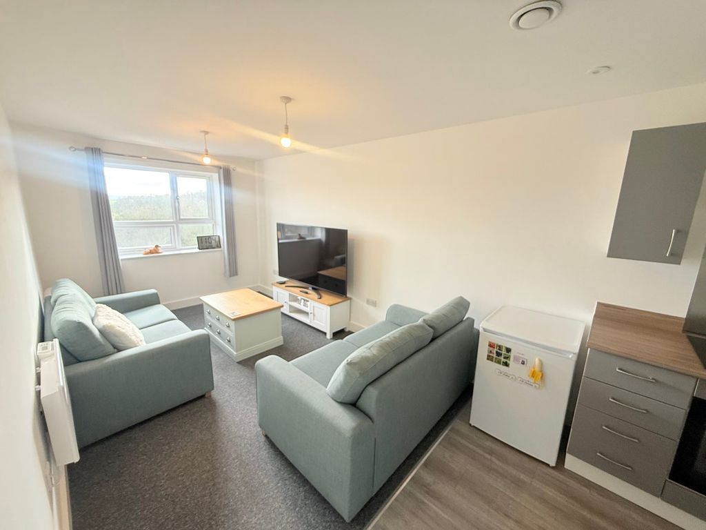 Property photo 3 of 12