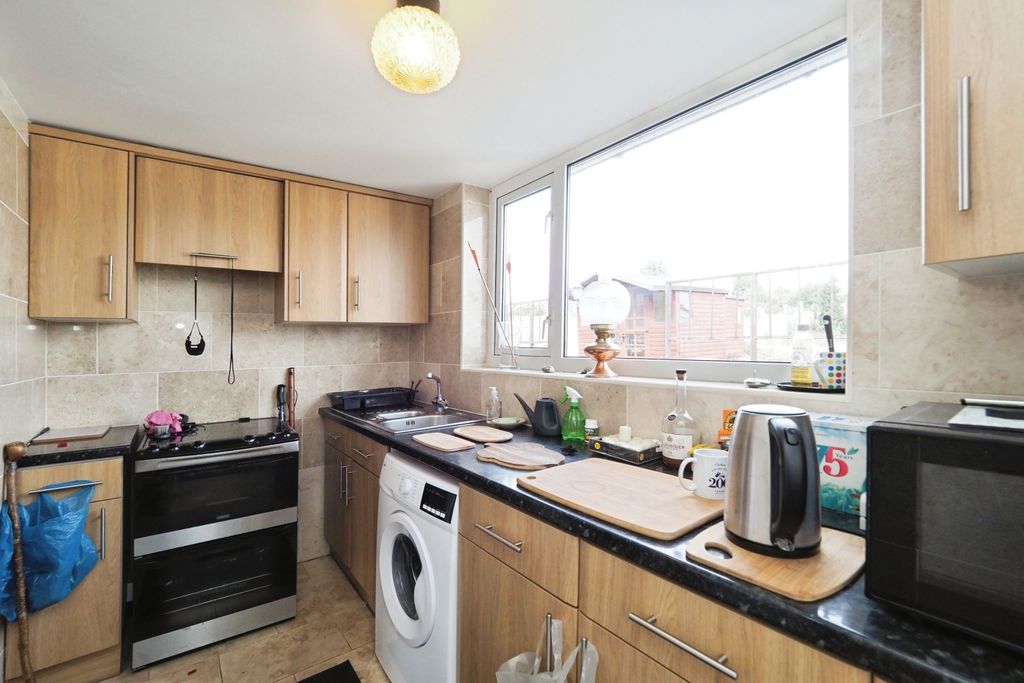 Property photo 2 of 17 48F5778E1426E67E78d5699B8Fa55B04345259F1.Jpeg