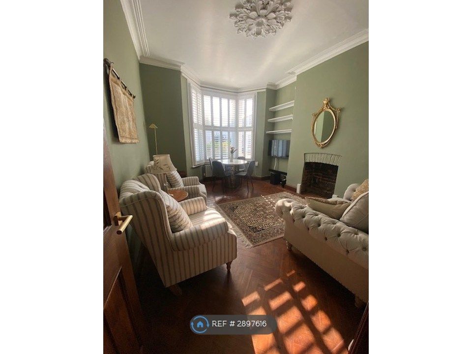 Property photo 1 of 12 Living Room