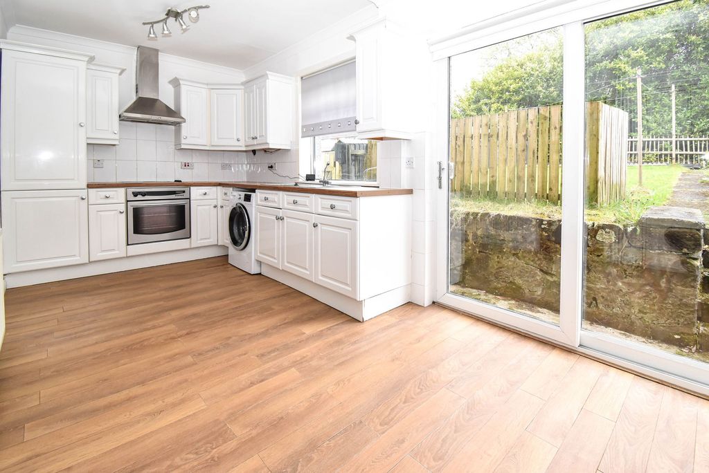 Property photo 3 of 8 Kitchen Angle 1