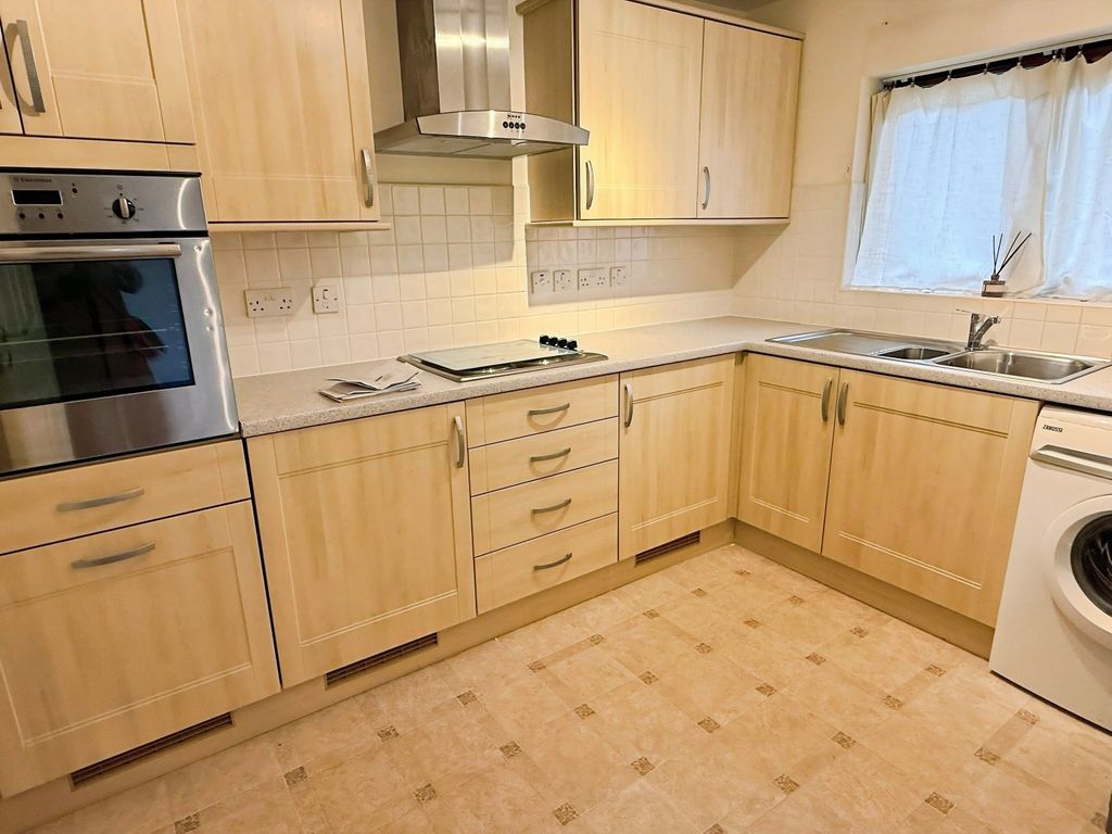 Property photo 3 of 8