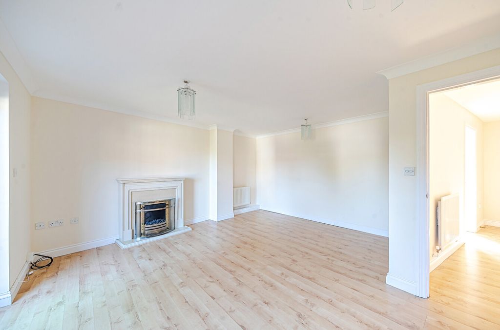 Property photo 3 of 11 6-6823757Ac9A12-1...