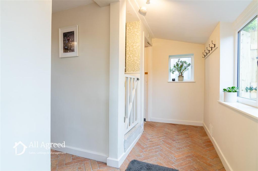 Property photo 3 of 30