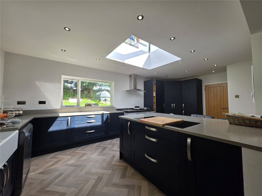 Property photo 2 of 64 Picture No. 42