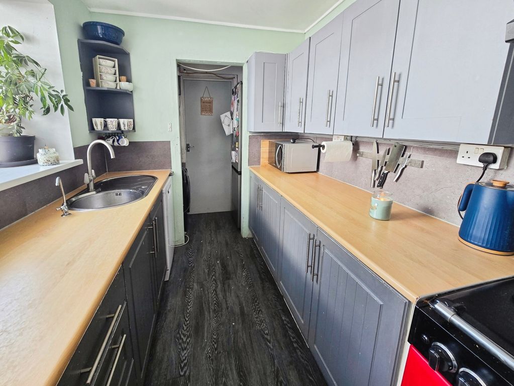 Property photo 3 of 13 Kitchen